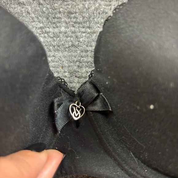 VICTORIA’S SECRET Women’s Body by Victoria Black Lined Demi size: 34C - Picture 3 of 6